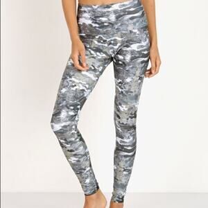 Onzie High Waisted Marble Camo Full Length Legging